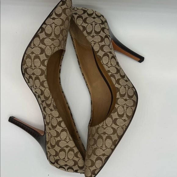 Coach! Signature Canvas! Like new! - Picture 6 of 6